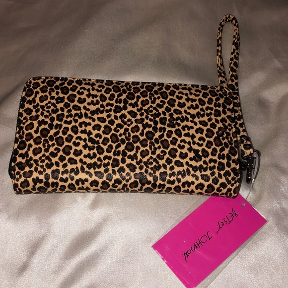 Betsey Johnson Leopard Print Faux Leather Zip Around Continental Wallet NWT - Picture 6 of 16